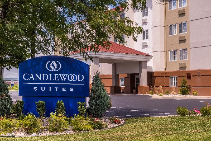 هتل Candlewood Suites   Topeka West, An Ihg