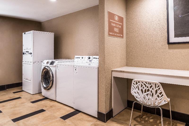 هتل Candlewood Suites   Topeka West, An Ihg