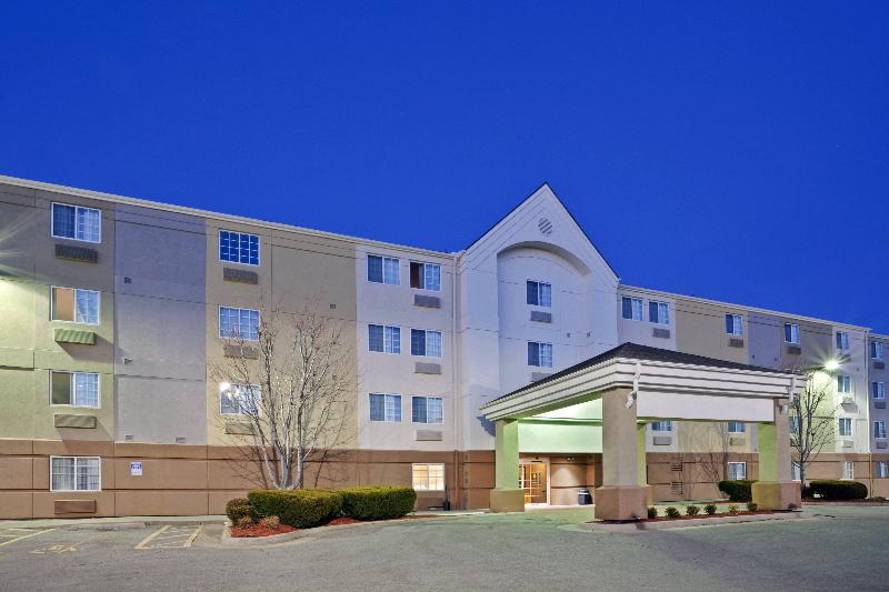 هتل Candlewood Suites   Topeka West, An Ihg