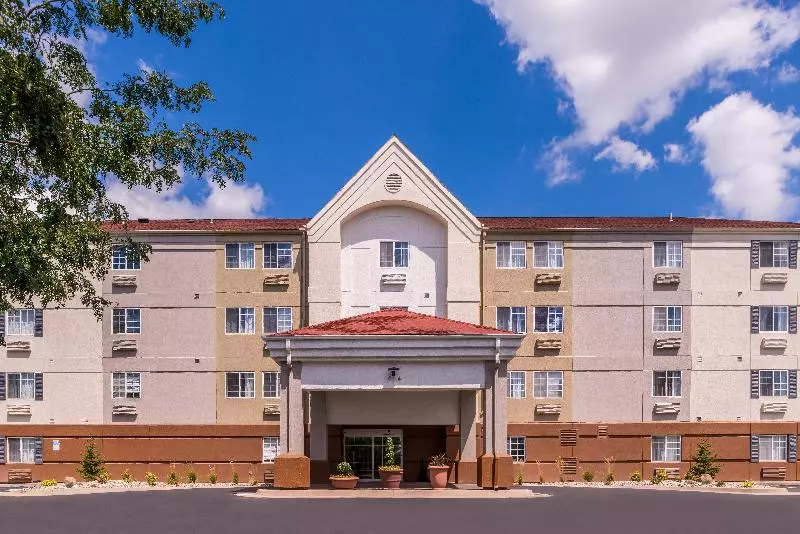 Отель Candlewood Suites   Topeka West, An Ihg