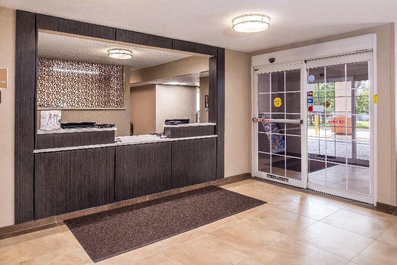 هتل Candlewood Suites   Topeka West, An Ihg