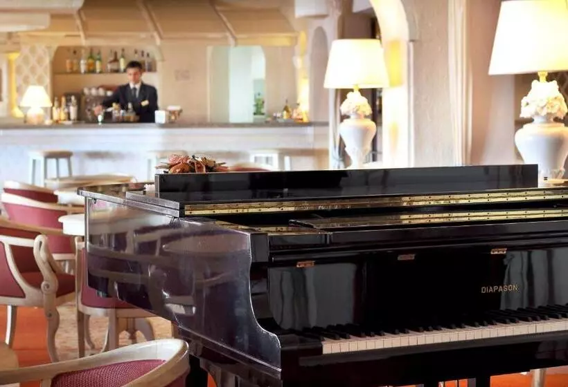 Grand Hotel Smeraldo Beach