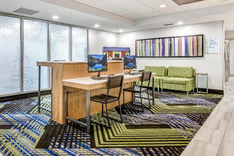 هتل Holiday Inn Express & Suites Longview North, An Ihg