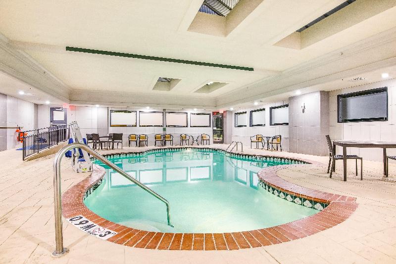 هتل Holiday Inn Express & Suites Longview North, An Ihg