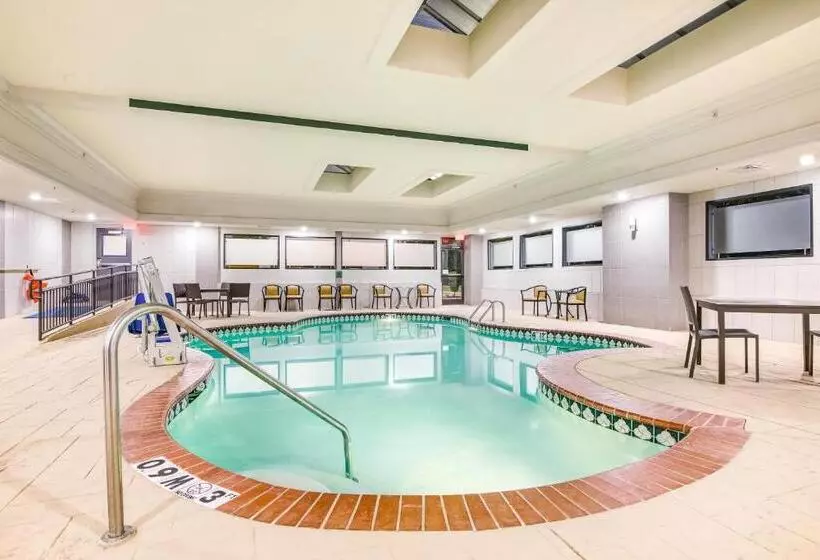 Отель Holiday Inn Express & Suites Longview North, An Ihg