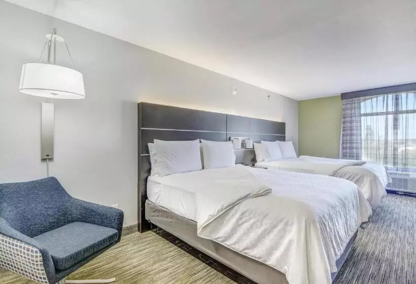 Отель Holiday Inn Express & Suites Longview North, An Ihg