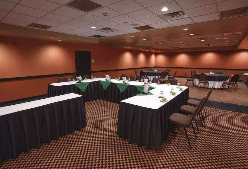 Hotelli Holiday Inn St. Paul Northeast   Lake Elmo, An Ihg