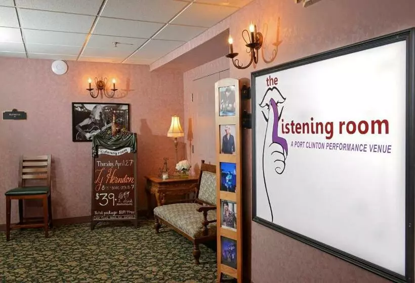 호텔 Our Guest Inn And Suites Downtown