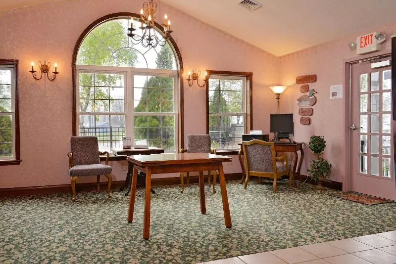 호텔 Our Guest Inn And Suites Downtown