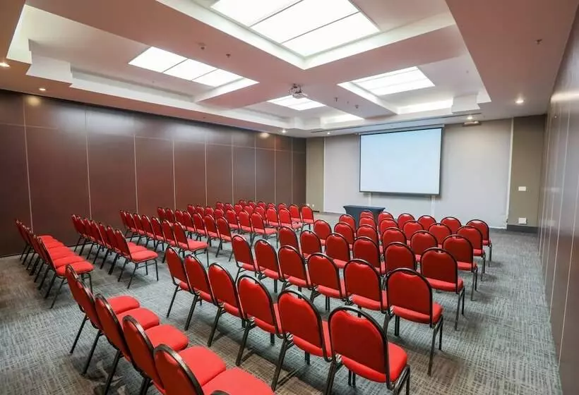 호텔 Pestana Curitiba