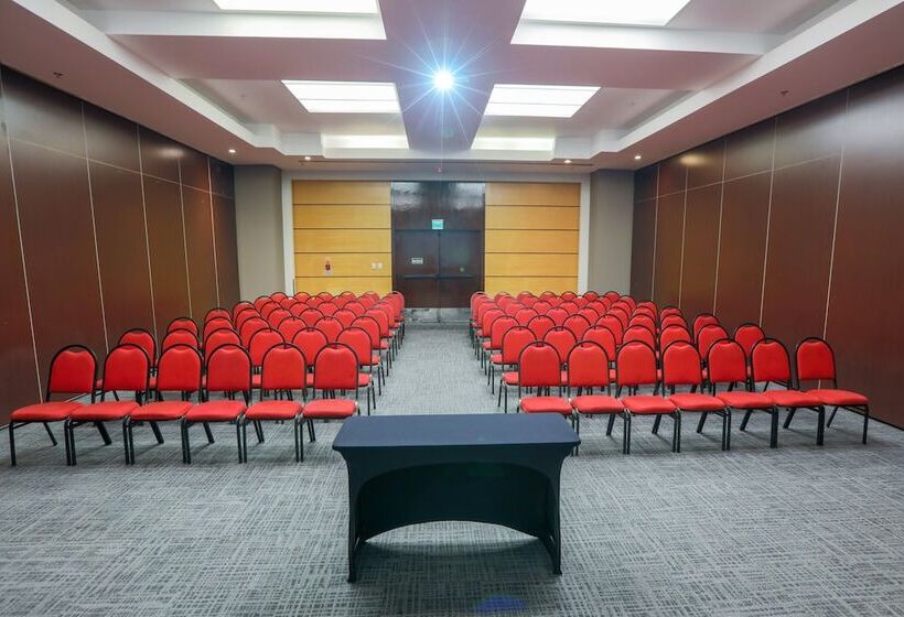 ホテル Pestana Curitiba