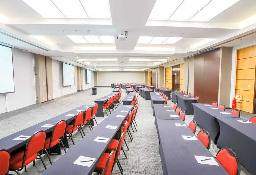 ホテル Pestana Curitiba