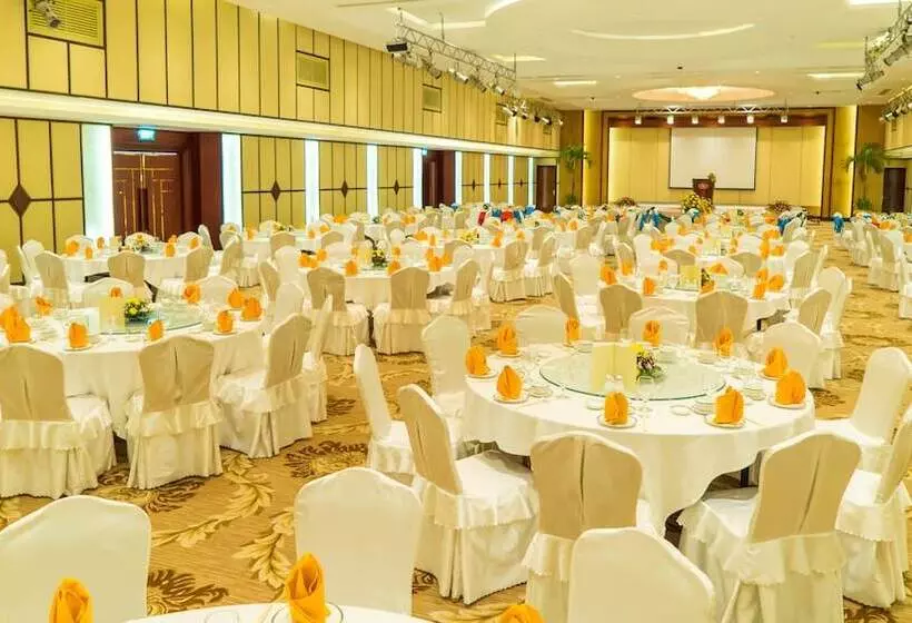 Отель Phnom Penh