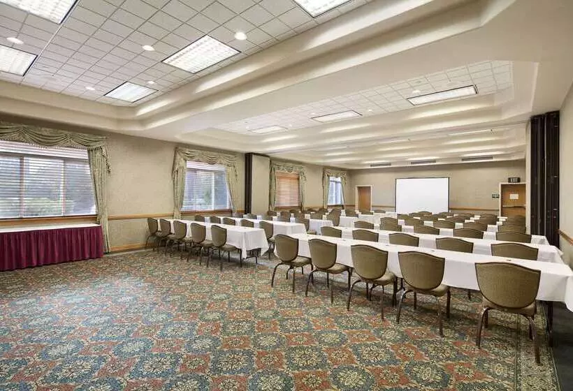 هتل Ramada By Wyndham Olympia