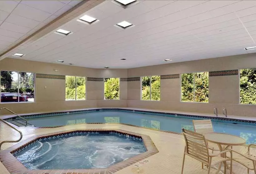 هتل Ramada By Wyndham Olympia