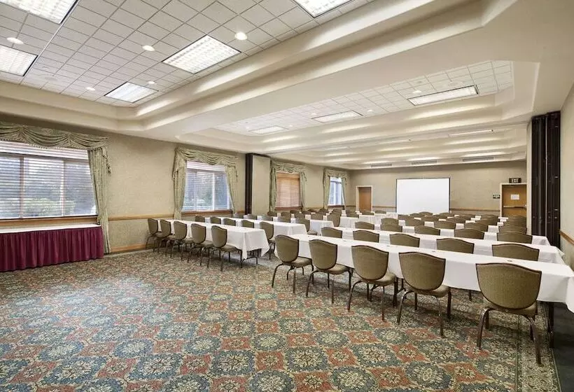 هتل Ramada By Wyndham Olympia