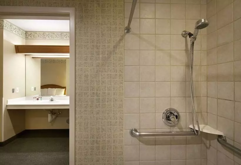 هتل Ramada By Wyndham Olympia