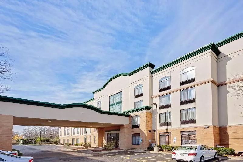 בית מלון כפרי Comfort Inn & Suites Arlington Heights   Schaumburg