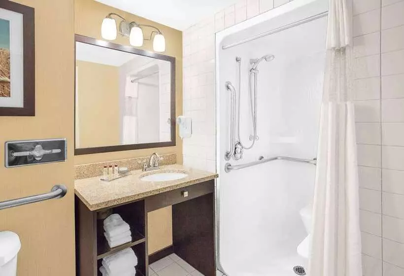 هتل Wingate By Wyndham Green Bay