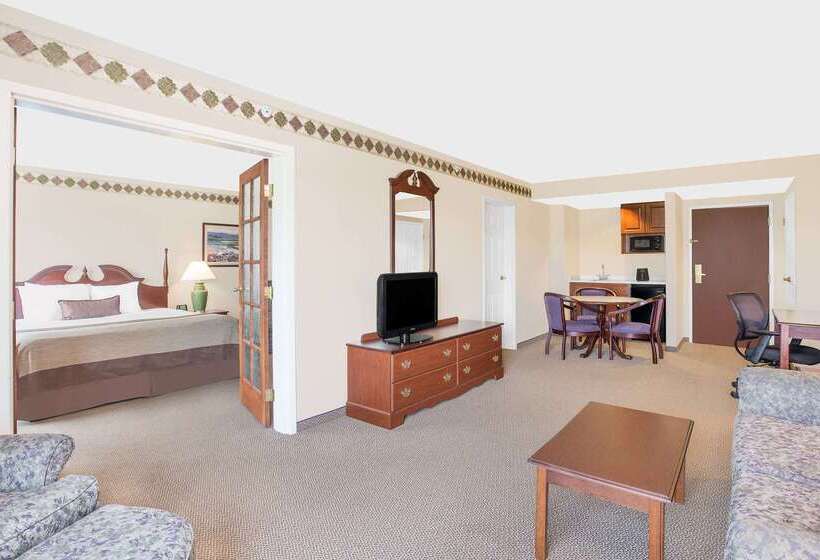 Отель Wingate By Wyndham Green Bay