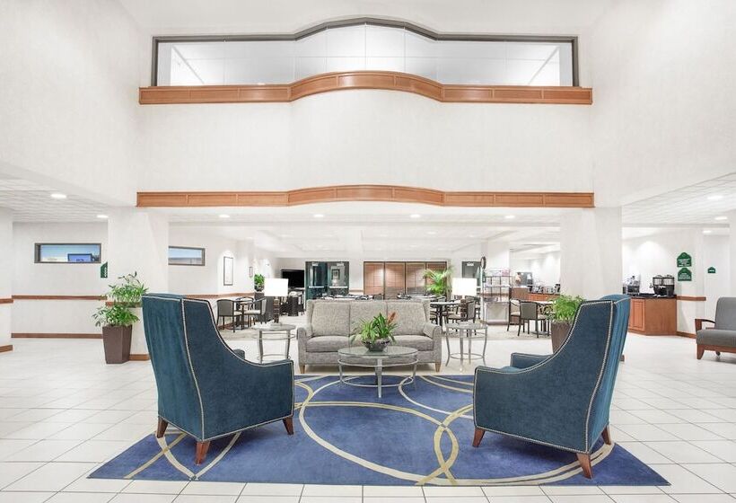 Отель Wingate By Wyndham Green Bay