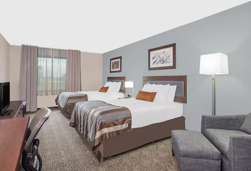 هتل Wingate By Wyndham Green Bay