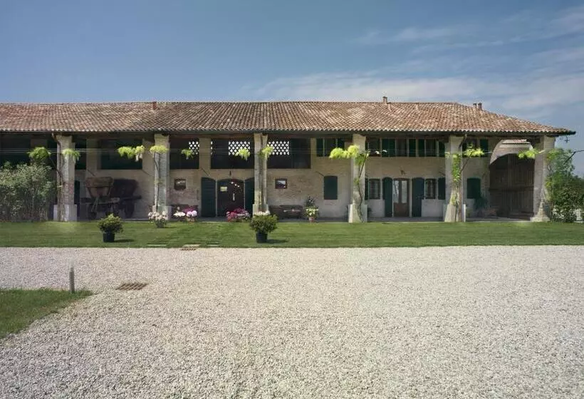 ベッドアンドブレックファースト Tenuta Le Risare