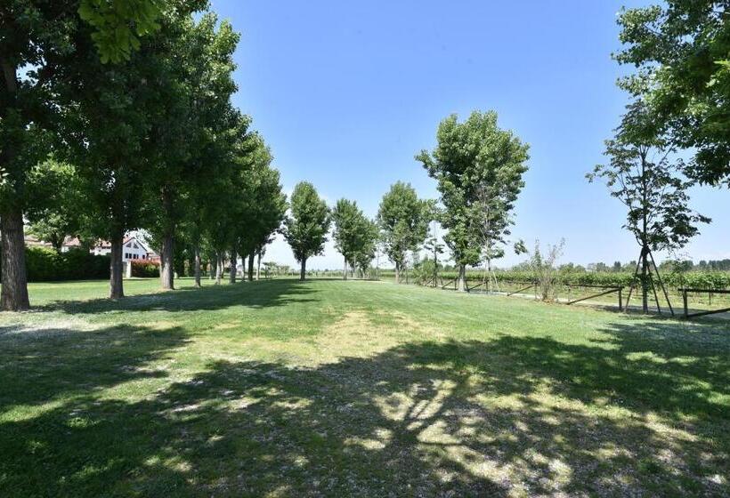 مبيت وإفطار Tenuta Le Risare