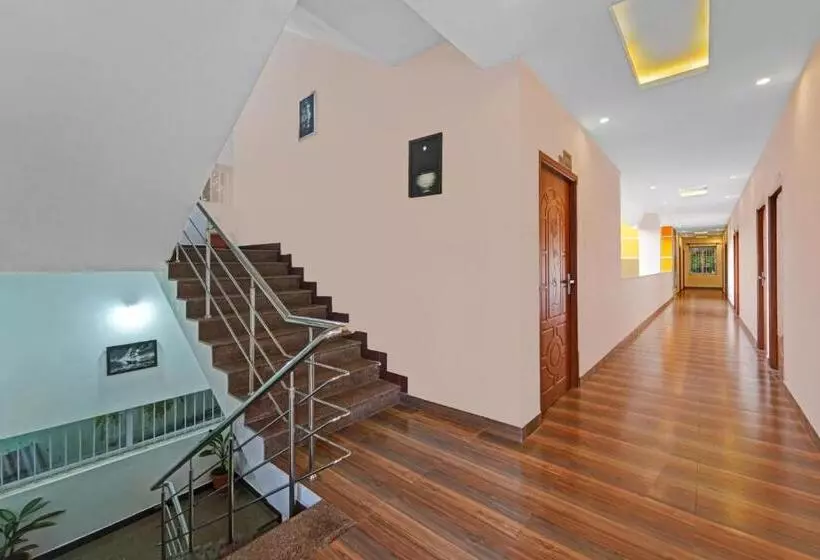 Aamiaismajoitus (B&B) Super Townhouse Vanur Near Auroville Beach Formerly De Heritage