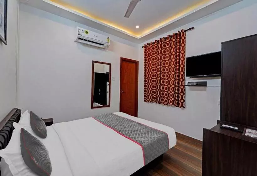 Aamiaismajoitus (B&B) Super Townhouse Vanur Near Auroville Beach Formerly De Heritage