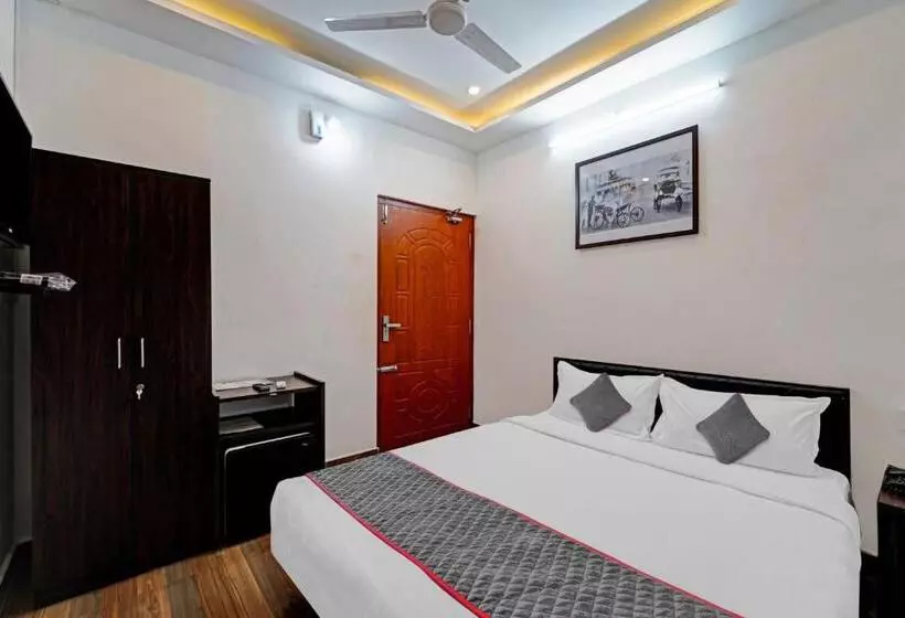 Aamiaismajoitus (B&B) Super Townhouse Vanur Near Auroville Beach Formerly De Heritage