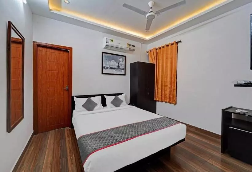 Aamiaismajoitus (B&B) Super Townhouse Vanur Near Auroville Beach Formerly De Heritage