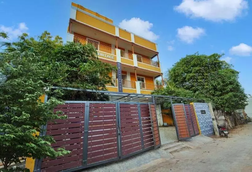 Aamiaismajoitus (B&B) Super Townhouse Vanur Near Auroville Beach Formerly De Heritage