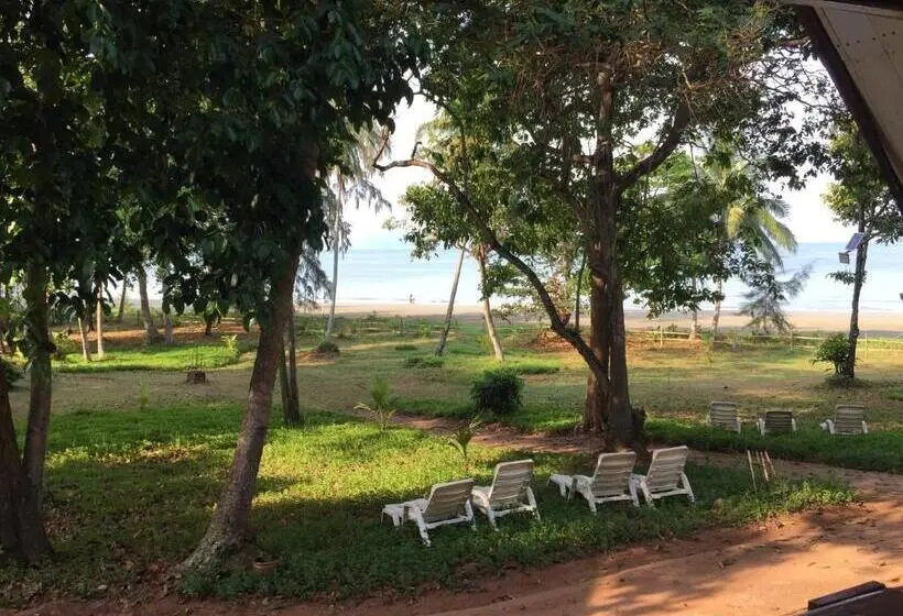 Cameron Island Resort