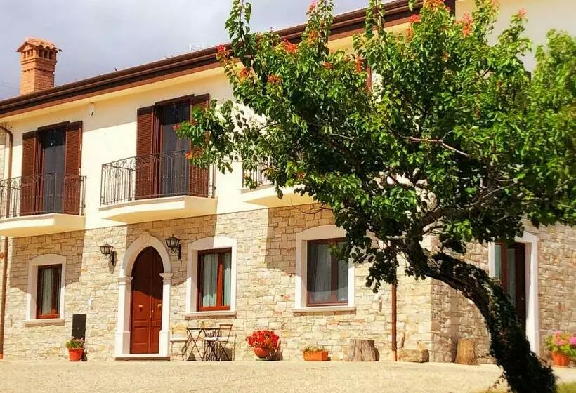 Hotelli Agriturismo Casale Cerere