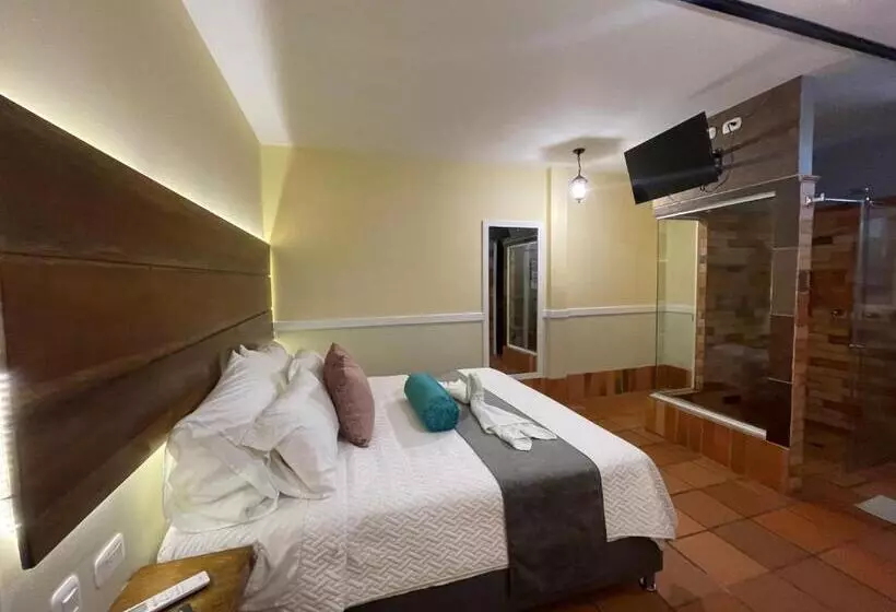 ホテル Campestre Manoa