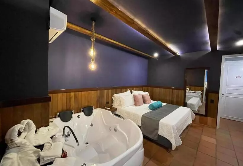 ホテル Campestre Manoa