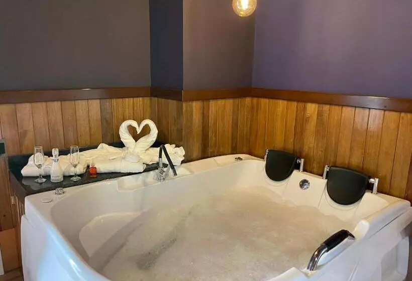 ホテル Campestre Manoa