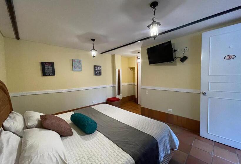 هتل Campestre Manoa