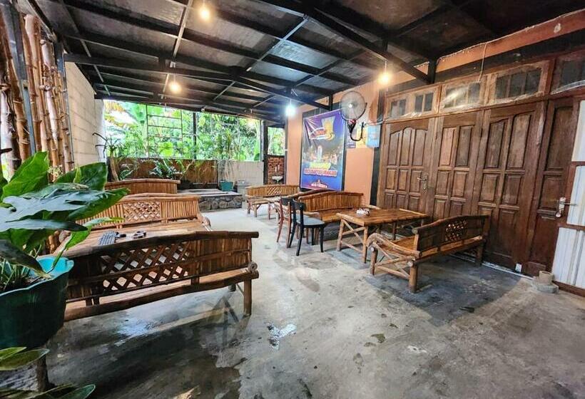 Otel Omah Pandhoek Family Syariah By Stayku