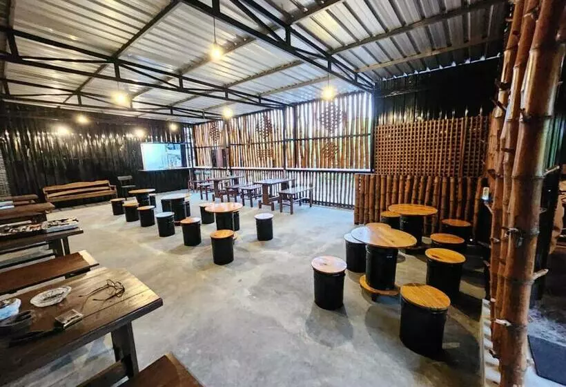 Hotelli Omah Pandhoek Family Syariah By Stayku