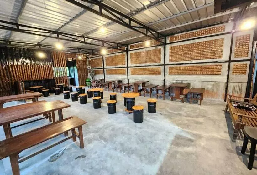 Hotelli Omah Pandhoek Family Syariah By Stayku