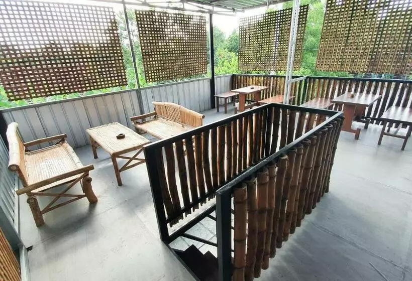 Hotelli Omah Pandhoek Family Syariah By Stayku