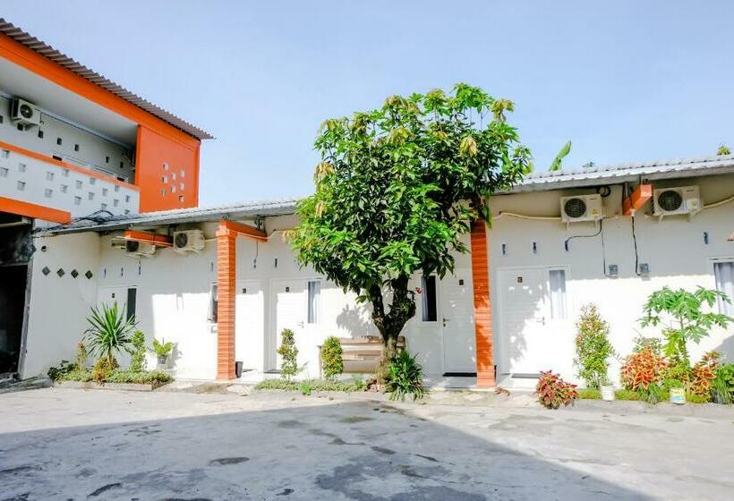 Otel Omah Pandhoek Family Syariah By Stayku