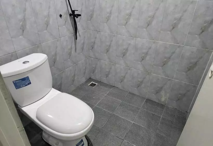 Hotelli Omah Pandhoek Family Syariah By Stayku