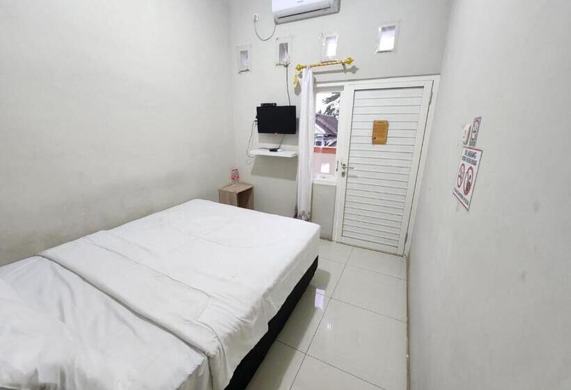 Otel Omah Pandhoek Family Syariah By Stayku