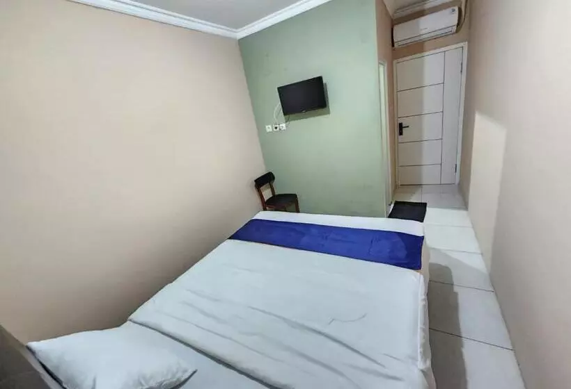 Hotelli Omah Pandhoek Family Syariah By Stayku