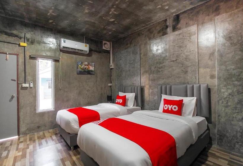 호텔 Oyo 715 Apartment Khunpu