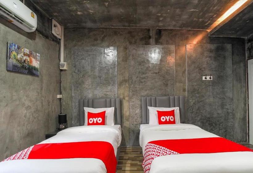 호텔 Oyo 715 Apartment Khunpu