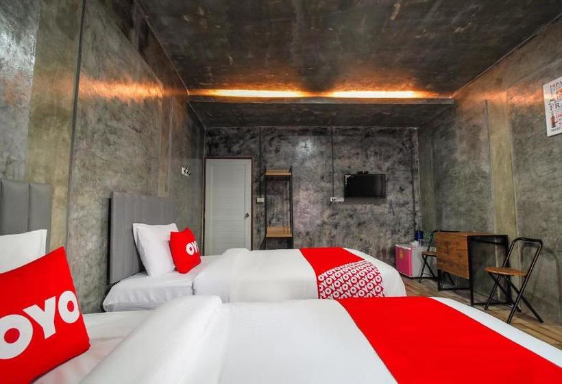 호텔 Oyo 715 Apartment Khunpu